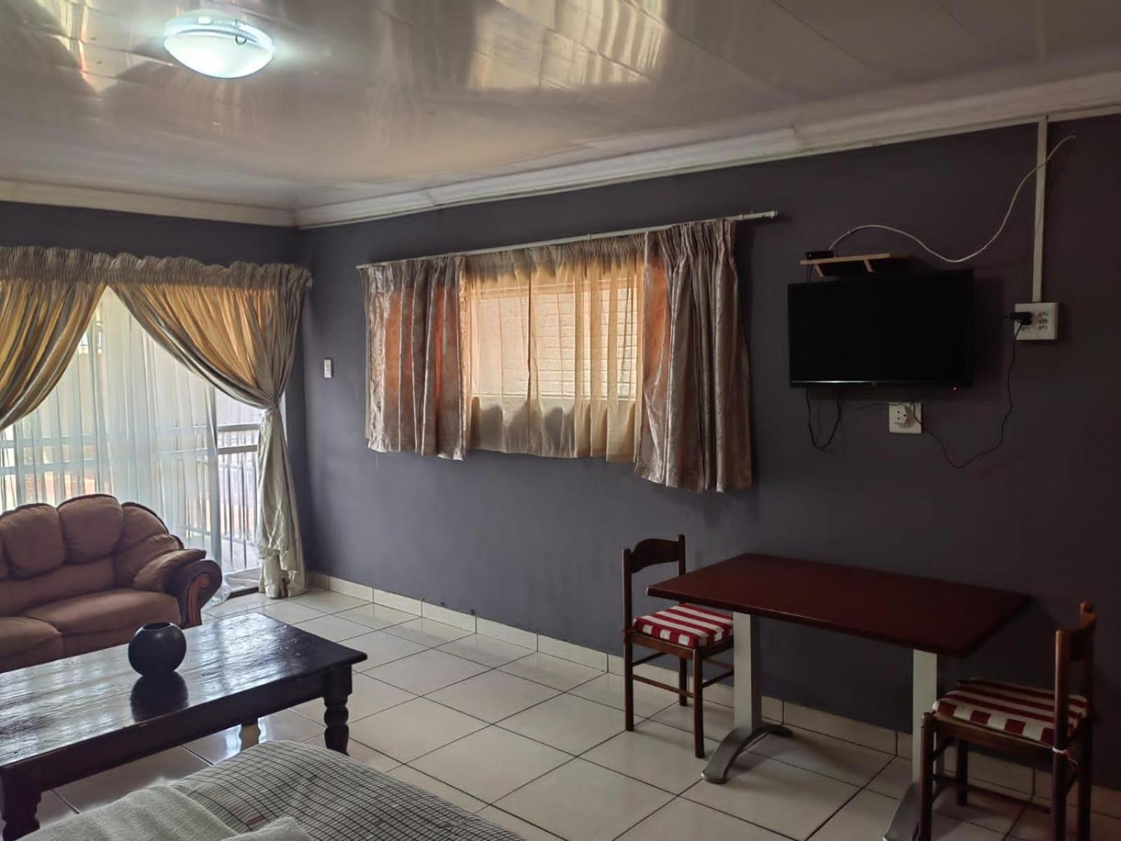 Sibahlenomhlambi Guesthouse สปริงส์ ภายนอก รูปภาพ