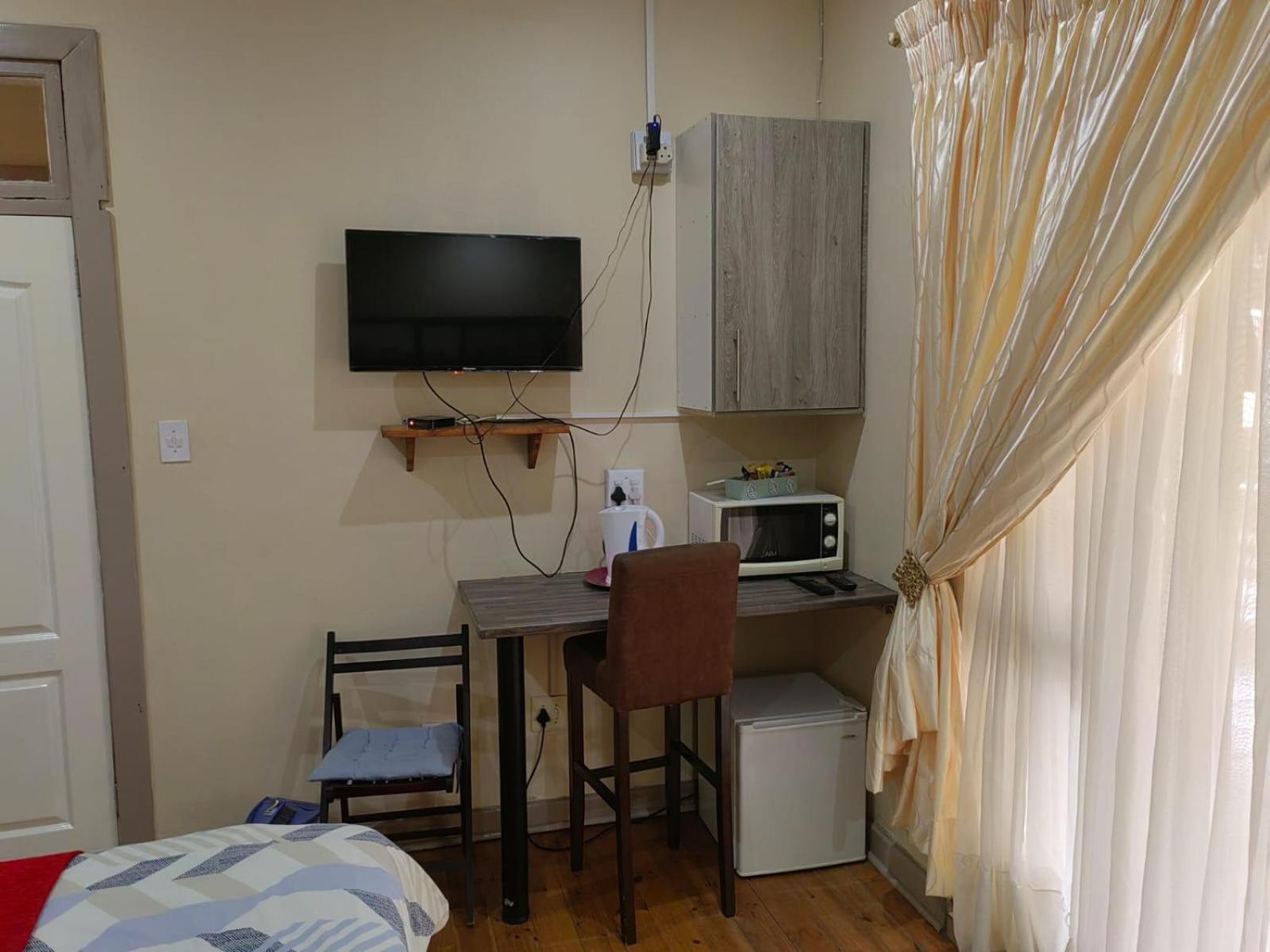 Sibahlenomhlambi Guesthouse สปริงส์ ภายนอก รูปภาพ