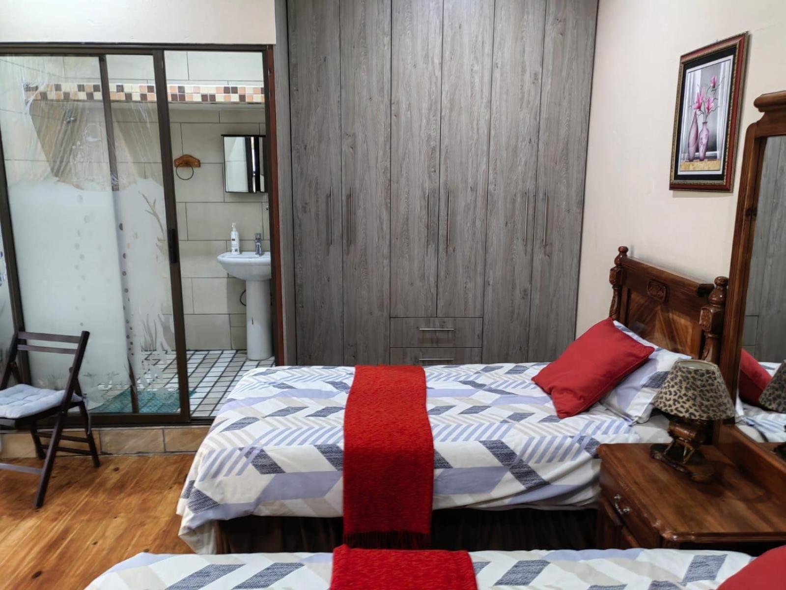 Sibahlenomhlambi Guesthouse สปริงส์ ภายนอก รูปภาพ