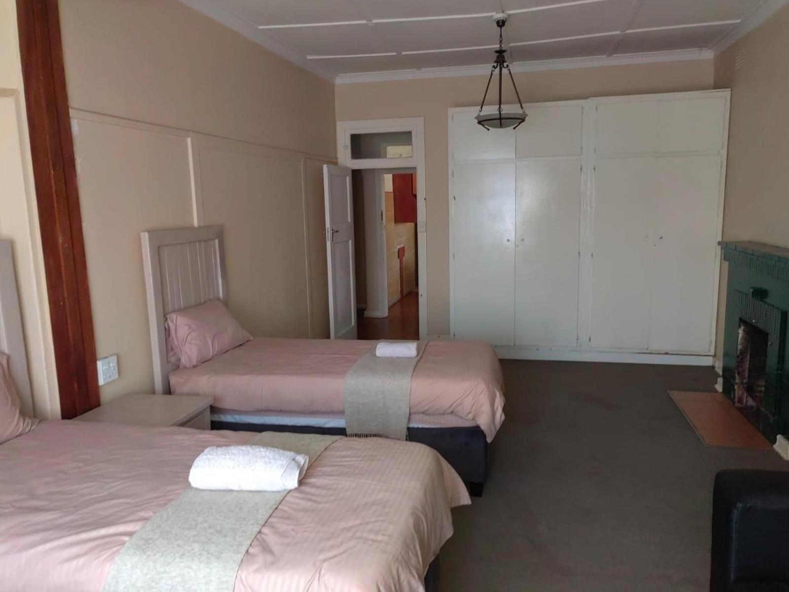 Sibahlenomhlambi Guesthouse สปริงส์ ภายนอก รูปภาพ