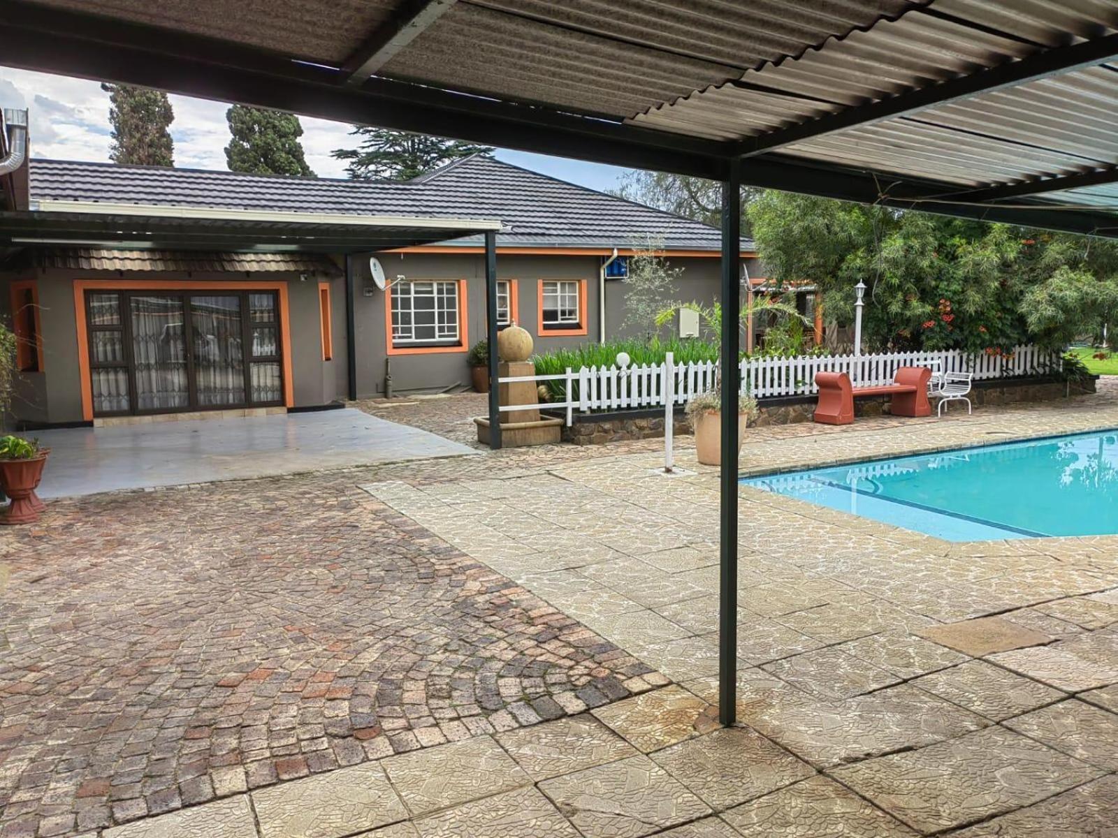 Sibahlenomhlambi Guesthouse สปริงส์ ภายนอก รูปภาพ